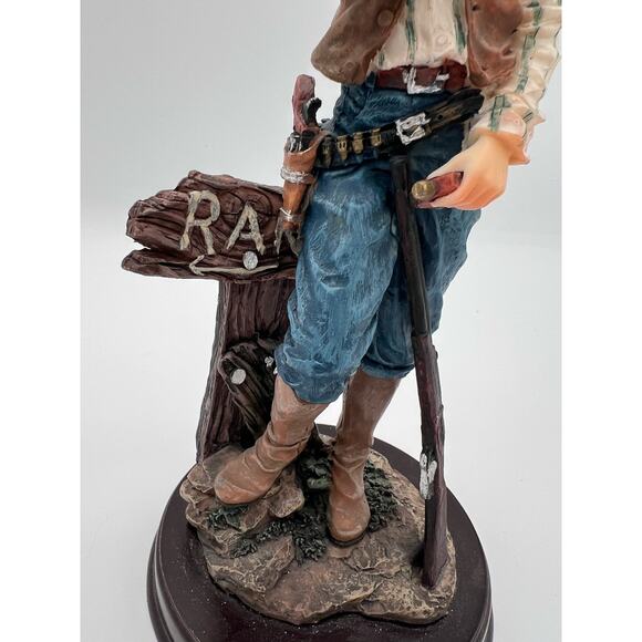 Louis Dionne Cowboy Statue Vintage Rifle And‎ Pipe - Picture 5 of 5